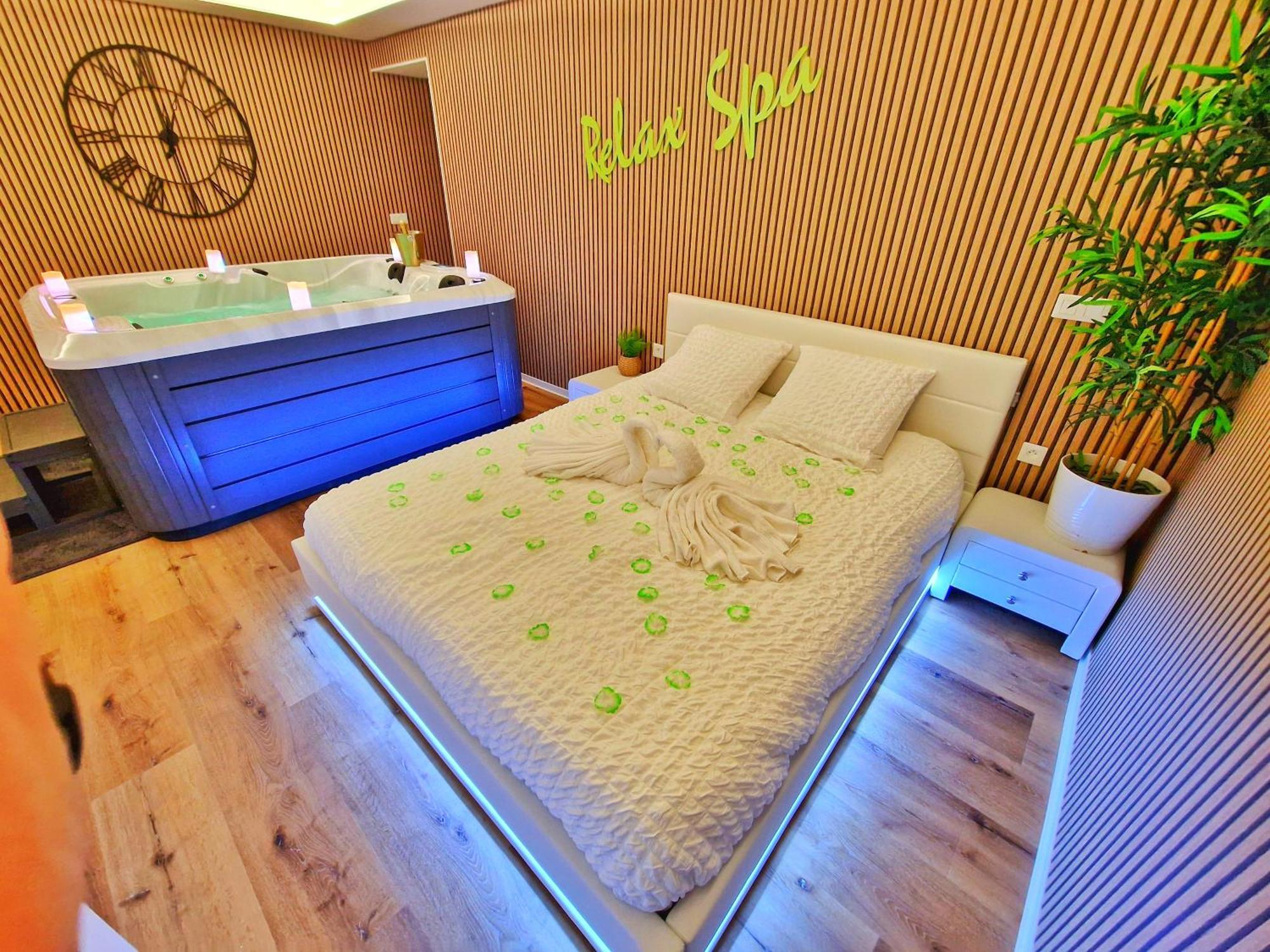 Relax Spa-4 Pers-Jacuzzi-Parking-Jardin-Clim-Colmar Muntzenheim Dış mekan fotoğraf
